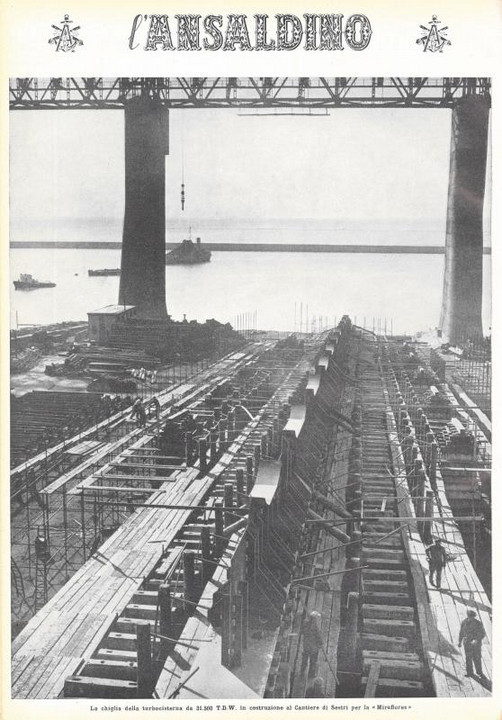p. 12 (quarta di copertina), la chiglia per la turbocisterna in costruzione ai Cantieri navali di Sestri Ponente per la "Miraflores"